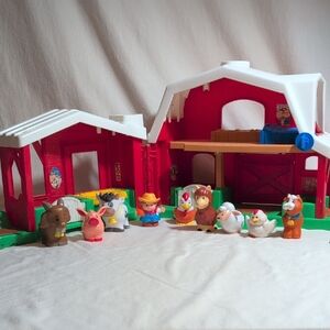 Vintage 1999 Fisher Price Farm Barn With Sounds And Figures